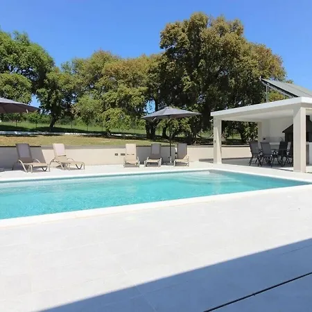 Villa Monte Vernal Mit Pool Pula