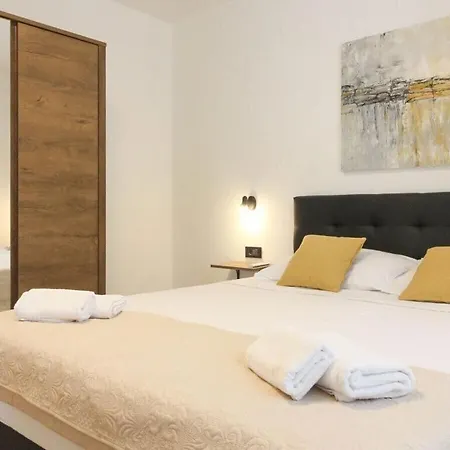 Monte Vernal Mit Pool Villa *