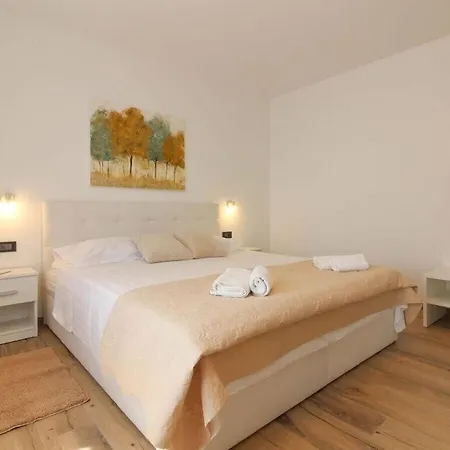 Monte Vernal Mit Pool Villa *